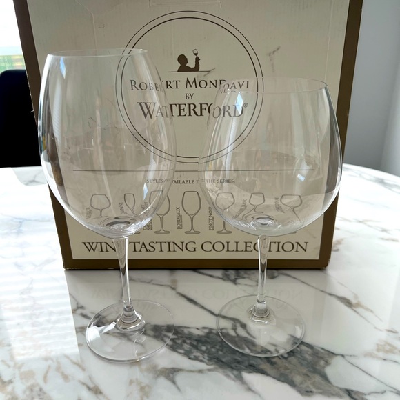 2 Elegant Robert Mondavi by Waterford wine Glasses. - Picture 1 of 6